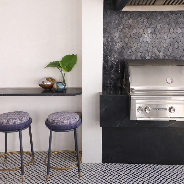 SPLASH: Tefelt Mosaic in Onyx FLOOR: Temara Mosaic in Silk & Night Sky