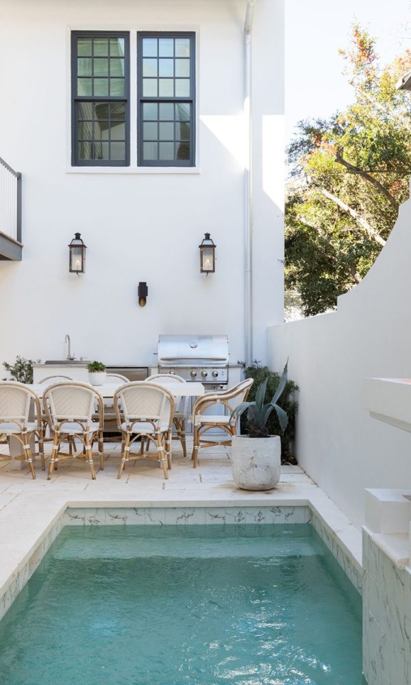 Bespoke_PoolFountains_KMI_BGodbee2023.jpg